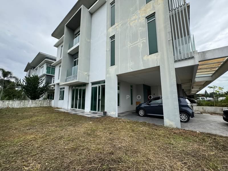 3-storey Terraced House for Sale in Puchong (Selangor) - Kelvin Pook - Exterior - PropertyGuru.com.my