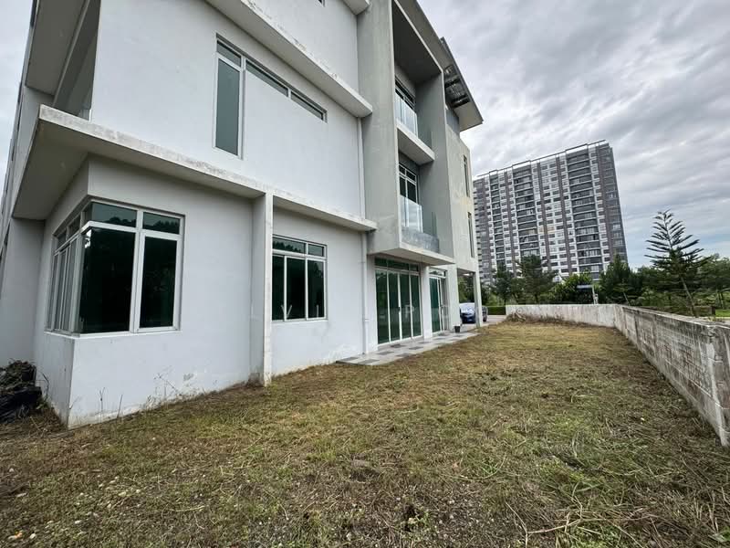 3-storey Terraced House for Sale in Puchong (Selangor) - Kelvin Pook - Exterior - PropertyGuru.com.my