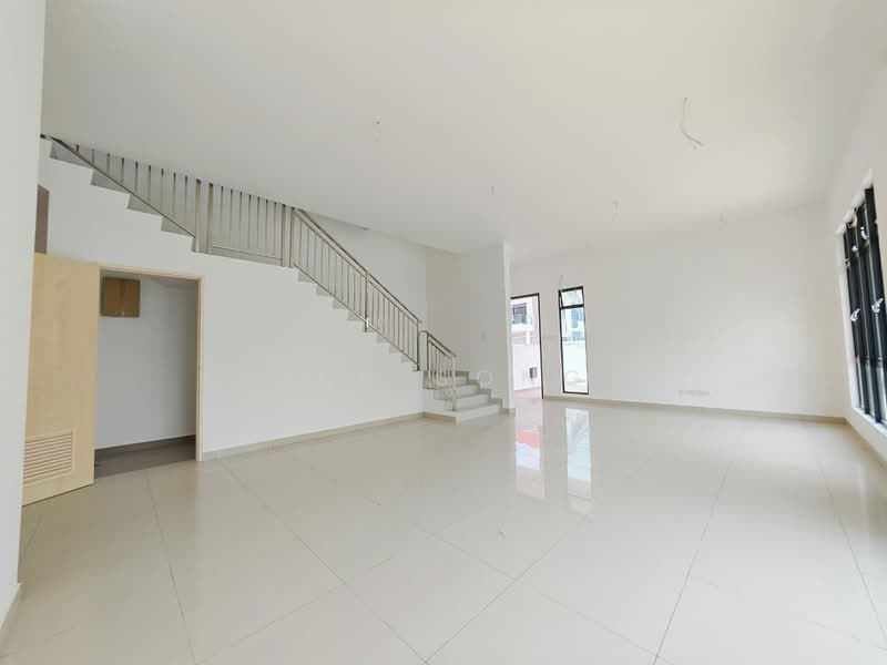 Cluster House for Sale in Austin (Johor Bahru) - Jun Song - Living Room - PropertyGuru.com.my