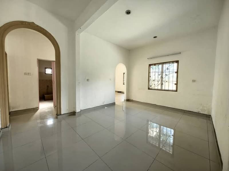 Taman Mutiara Rini untuk Untuk Dijual - RM 818,000, Mac 2026 - Living Room - PropertyGuru.com.my