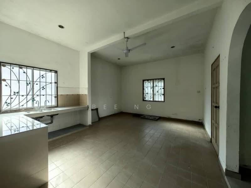 Taman Mutiara Rini untuk Untuk Dijual - RM 818,000, Mac 2026 - Kitchen - PropertyGuru.com.my