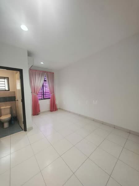2-storey Terraced House for Rent in Taman Bestari Indah (Ulu Tiram) - Karl Lim - Bathroom - PropertyGuru.com.my