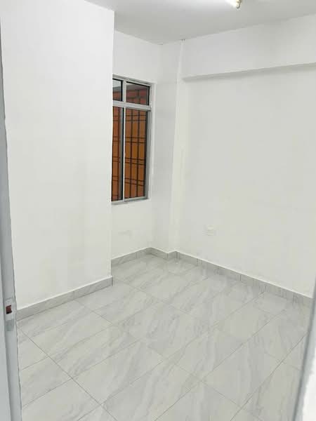 Flat Temenggong untuk Untuk Dijual - RM 188,000, Mac 2026 - Interior - PropertyGuru.com.my