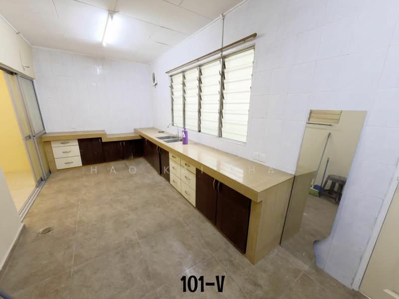 Bukit Rimau untuk Untuk Dijual - RM 749,000, Mac 2026 - Kitchen - PropertyGuru.com.my