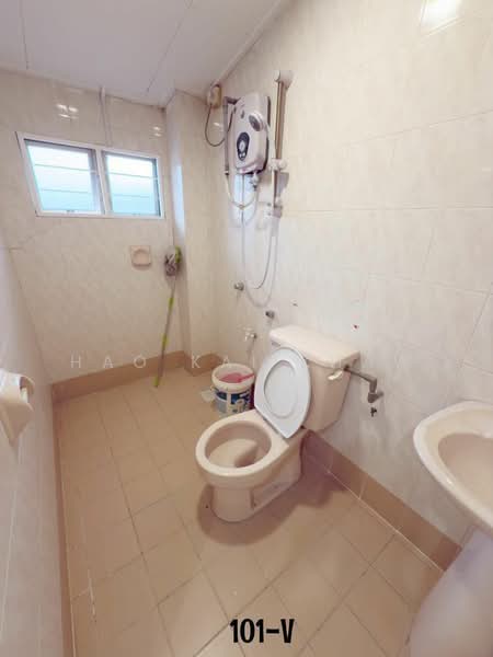 Bukit Rimau untuk Untuk Dijual - RM 749,000, Mac 2026 - Bathroom - PropertyGuru.com.my