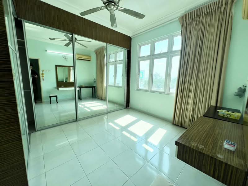 Bayswater Resort Condominium untuk Untuk Disewa - RM 2,500 /bulan, Mac 2026 - Bedroom - PropertyGuru.com.my