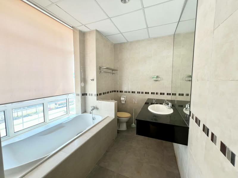 Bayswater Resort Condominium untuk Untuk Disewa - RM 2,500 /bulan, Mac 2026 - Bathroom - PropertyGuru.com.my