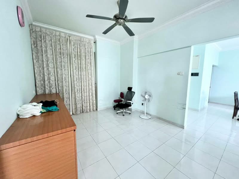 Bayswater Resort Condominium untuk Untuk Disewa - RM 2,500 /bulan, Mac 2026 - Living Room - PropertyGuru.com.my