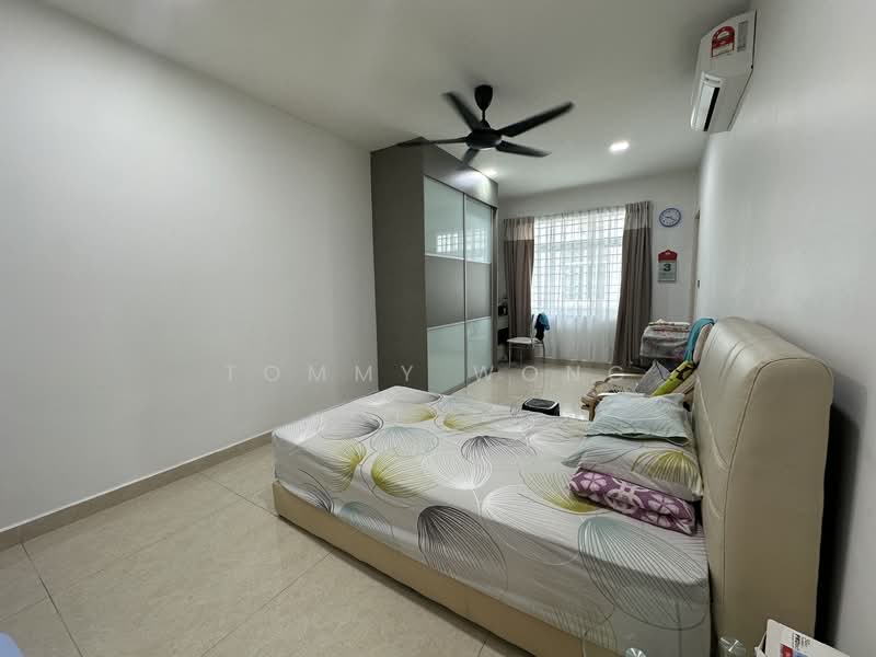 2.5-storey Terraced House for Sale in Bandar Sungai Long (Selangor) - Tommy Wong - Bedroom - PropertyGuru.com.my