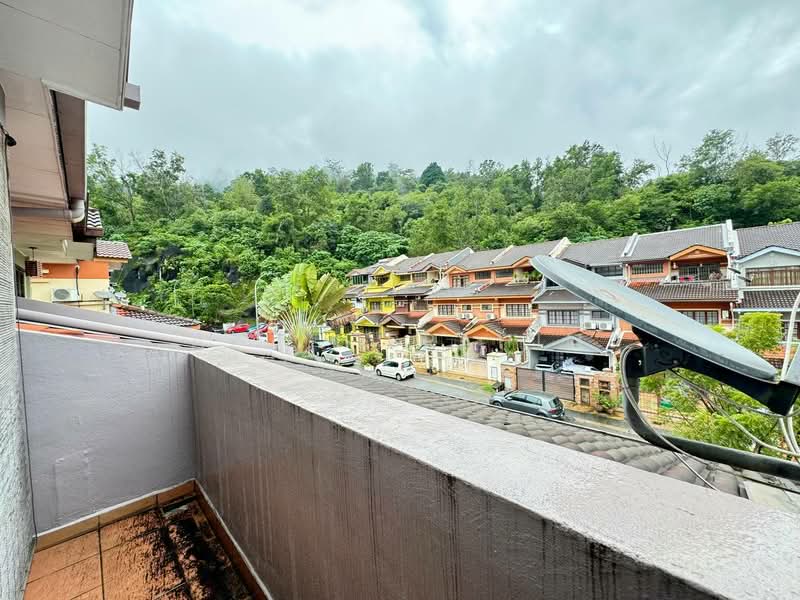3-storey Terraced House for Sale in Bukit Antarabangsa (Ulu Kelang) - Azli Ibrahim - Exterior - PropertyGuru.com.my