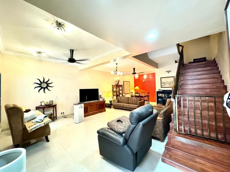 3-storey Terraced House for Sale in Bukit Antarabangsa (Ulu Kelang) - Azli Ibrahim - Living Room - PropertyGuru.com.my