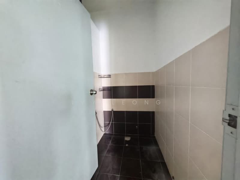 Factory for Rent in Iskandar Puteri (Nusajaya) (Johor) - Ivy Leong - Bathroom - PropertyGuru.com.my