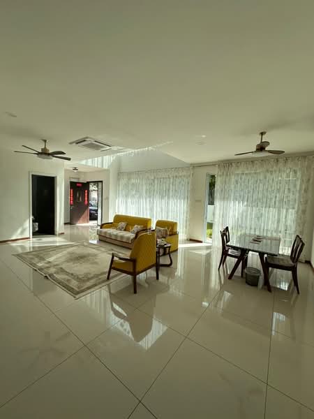Bungalow for Rent in Senibong (Permas Jaya) - Shirley Haw - Living Room - PropertyGuru.com.my