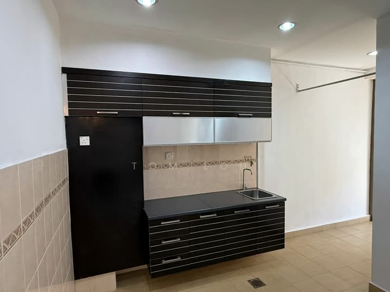 Taman Setia Indah untuk Untuk Disewa - RM 2,500 /bulan, Mac 2026 - Kitchen - PropertyGuru.com.my