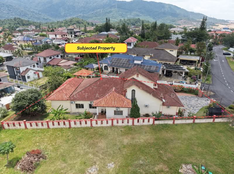 Bungalow for Sale in Lavender Heights (Senawang) - Naufal Ahmad Azahari - Drone view (Left zoom in) - PropertyGuru.com.my