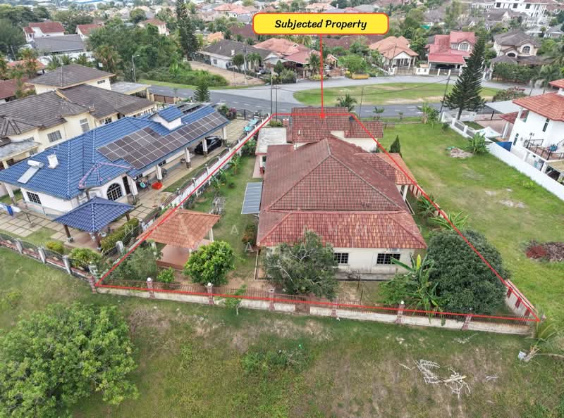 Bungalow for Sale in Lavender Heights (Senawang) - Naufal Ahmad Azahari - Drone view (Rear zoom in) - PropertyGuru.com.my