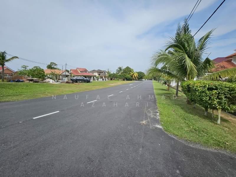 Bungalow for Sale in Lavender Heights (Senawang) - Naufal Ahmad Azahari - Exterior view front heading to left - PropertyGuru.com.my