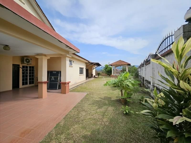 Bungalow for Sale in Lavender Heights (Senawang) - Naufal Ahmad Azahari - Exterior view right heading to right - PropertyGuru.com.my