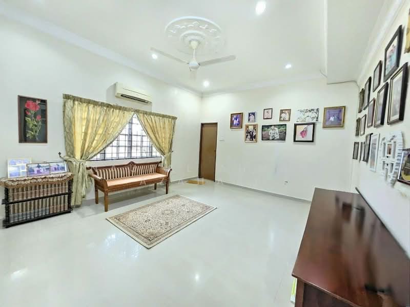 Bungalow for Sale in Lavender Heights (Senawang) - Naufal Ahmad Azahari - Family area - PropertyGuru.com.my
