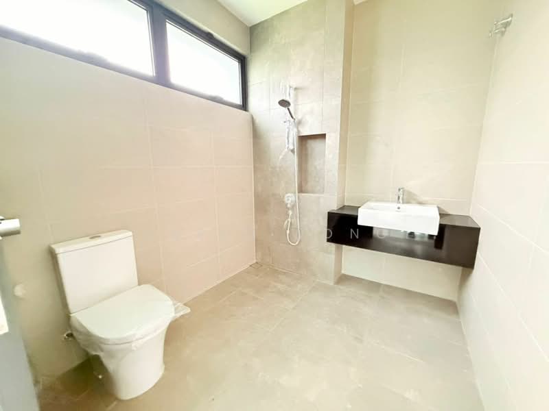 Semi-Detached House for Sale in Cyberjaya (Selangor) - Jared Wong - Bathroom - PropertyGuru.com.my