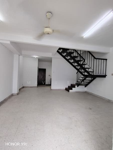 2-storey Terraced House for Sale in Taman Universiti Indah (Seri Kembangan) - Mavis Sim - PropertyGuru.com.my