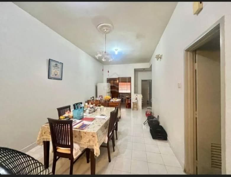 1.5-storey Terraced House for Sale in Taman Pelangi Indah (Ulu Tiram) - Robin Teo - Dining Room - PropertyGuru.com.my