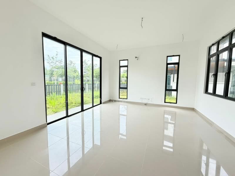 Semi-Detached House for Sale in Cyberjaya (Selangor) - Joanne Tei - Living Room - PropertyGuru.com.my