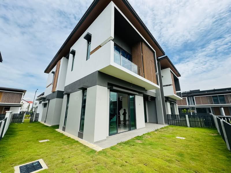 Semi-Detached House for Sale in Cyberjaya (Selangor) - Joanne Tei - Exterior - PropertyGuru.com.my