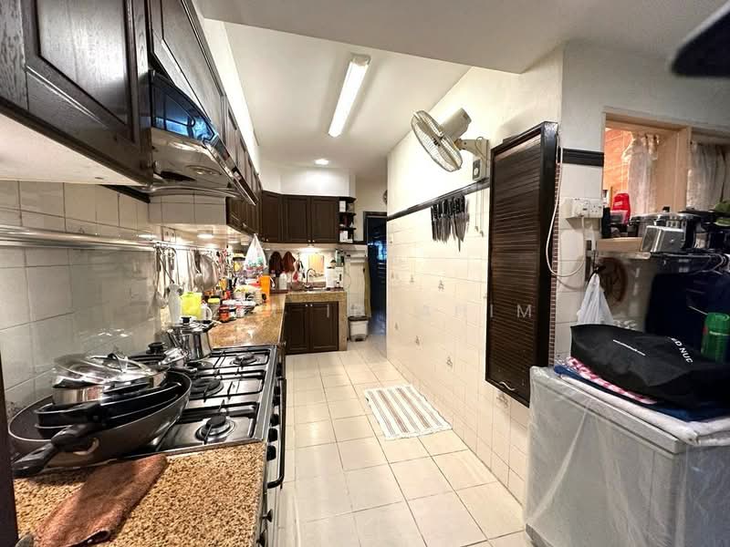 Taman Bukit Jobina untuk Untuk Dijual - RM 1,180,000, Mac 2026 - Kitchen - PropertyGuru.com.my