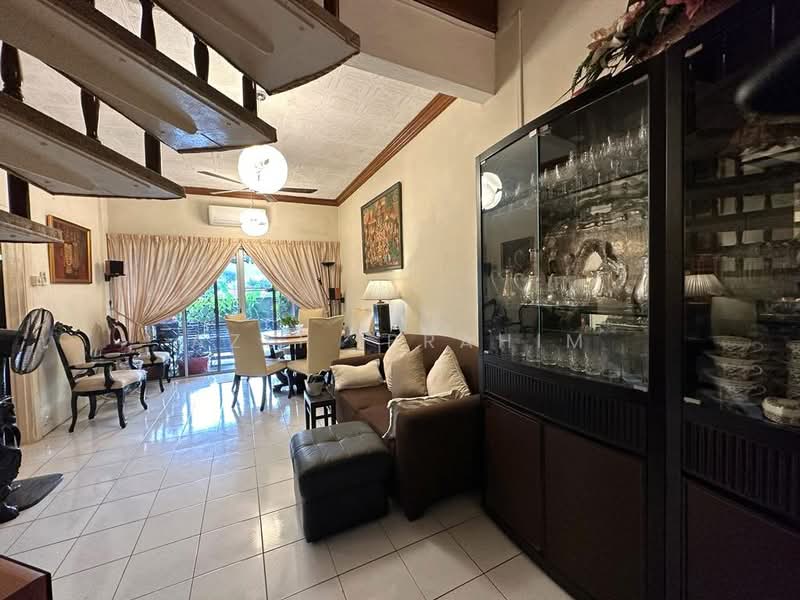 Taman Bukit Jobina untuk Untuk Dijual - RM 1,180,000, Mac 2026 - Living Room - PropertyGuru.com.my