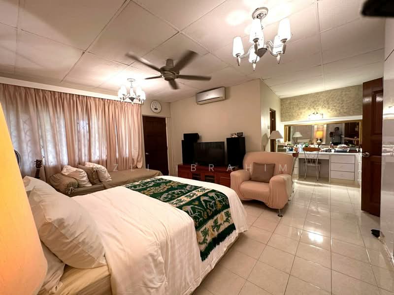 Taman Bukit Jobina untuk Untuk Dijual - RM 1,180,000, Mac 2026 - Bedroom - PropertyGuru.com.my