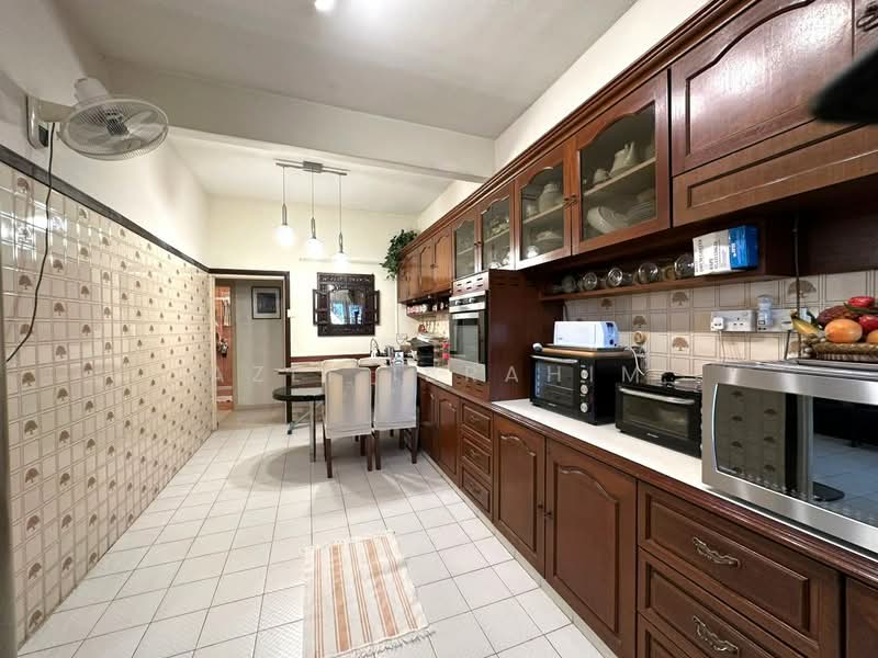 Taman Bukit Jobina untuk Untuk Dijual - RM 1,180,000, Mac 2026 - Kitchen - PropertyGuru.com.my