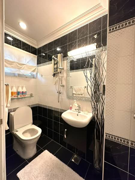 Taman Bukit Jobina untuk Untuk Dijual - RM 1,180,000, Mac 2026 - Bathroom - PropertyGuru.com.my