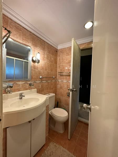 Taman Bukit Jobina untuk Untuk Dijual - RM 1,180,000, Mac 2026 - Bathroom - PropertyGuru.com.my