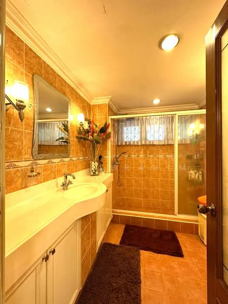 Taman Bukit Jobina untuk Untuk Dijual - RM 1,180,000, Mac 2026 - Bathroom - PropertyGuru.com.my