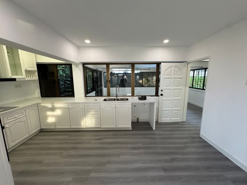 Bangsar Bungalow Near BSC untuk Untuk Disewa - RM 15,000 /bulan, Mac 2026 - Kitchen - PropertyGuru.com.my