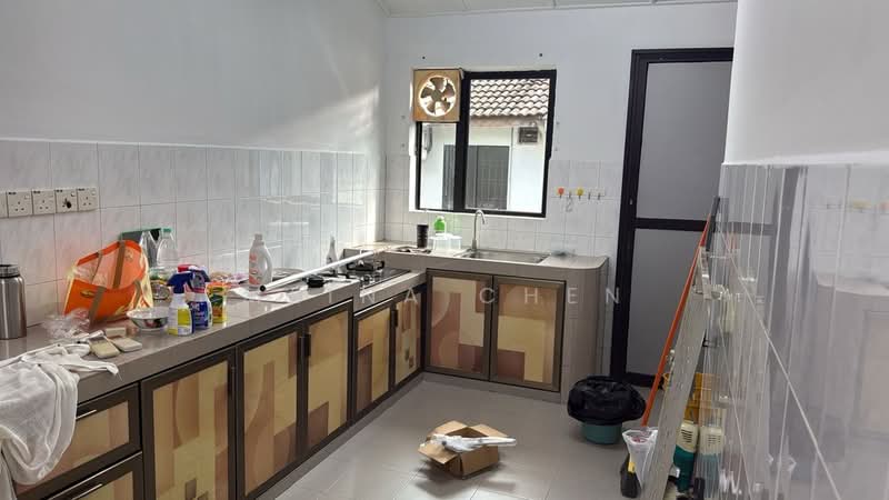 Single storey house kulai taman putri untuk Untuk Disewa - RM 1,400 /bulan, Mac 2026 - Kitchen - PropertyGuru.com.my