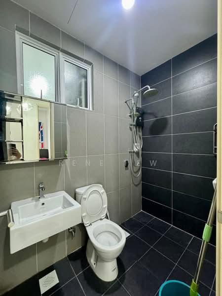 Service Residence for Sale at Skysuites @ Meldrum Hills - Rene Tew - Bathroom - PropertyGuru.com.my