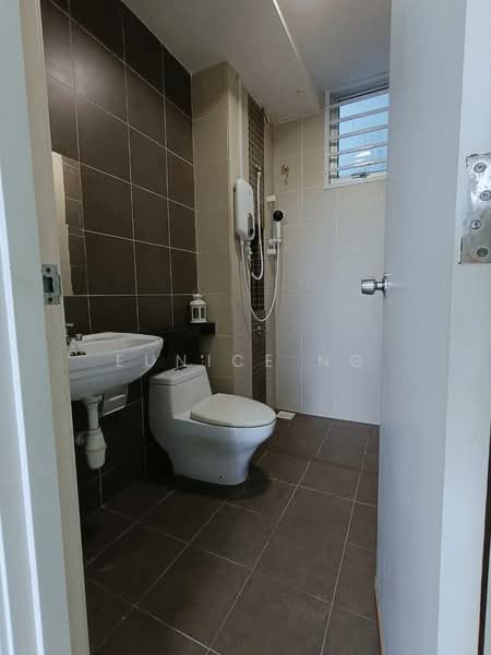 Apartment for Sale at D'Rich Executive Suites - Eunice Ng - Bathroom - PropertyGuru.com.my