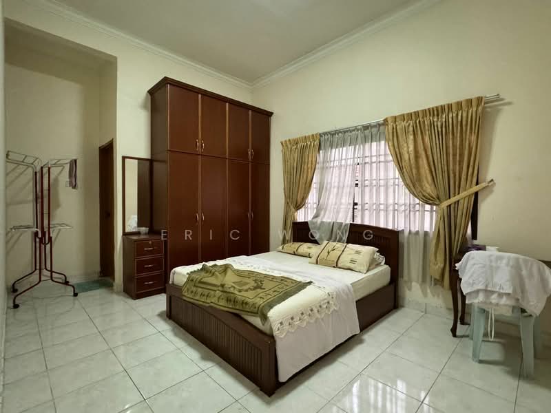 Bungalow for Sale in Kulai (Johor) - Eric Wong - Bedroom - PropertyGuru.com.my