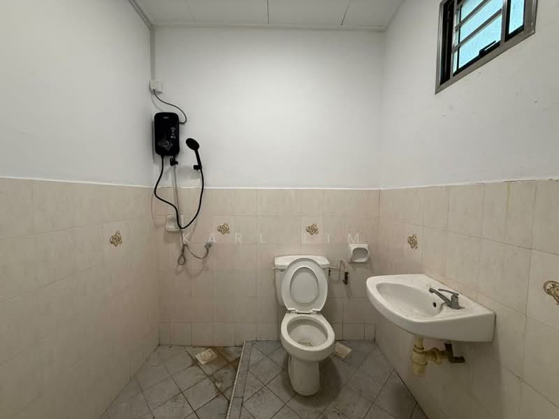 2-storey Terraced House for Rent in Taman Nusa Jaya Mas (Iskandar Puteri (Nusajaya)) - Karl Lim - Bathroom - PropertyGuru.com.my