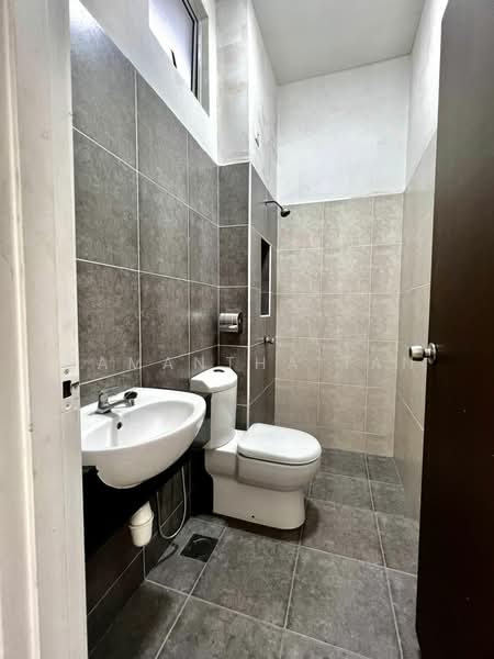 2-storey Terraced House for Sale in Taman Mount Austin (Tebrau) - Samantha Tan - Bathroom - PropertyGuru.com.my