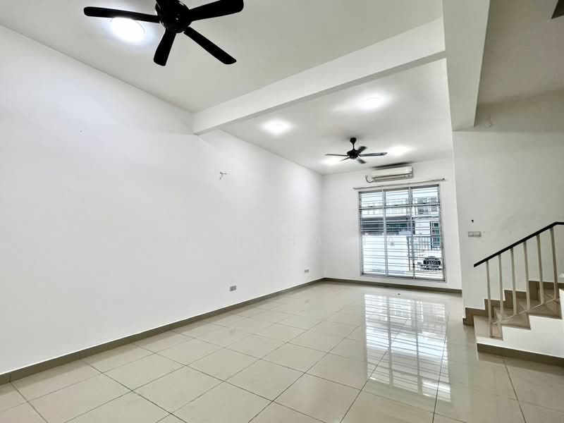 2-storey Terraced House for Sale in Taman Mount Austin (Tebrau) - Samantha Tan - Living Room - PropertyGuru.com.my