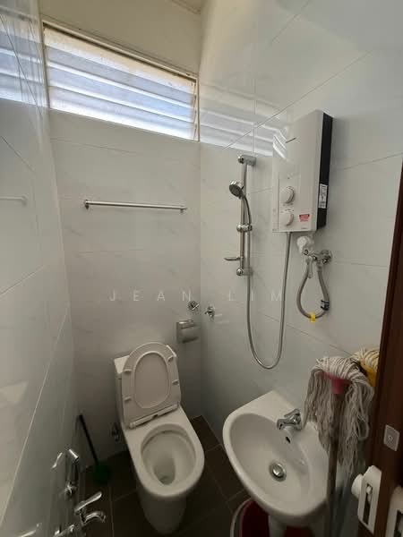 Semi-Detached House for Rent in Sungai Ara (Penang) - Jean Lim - Bathroom - PropertyGuru.com.my