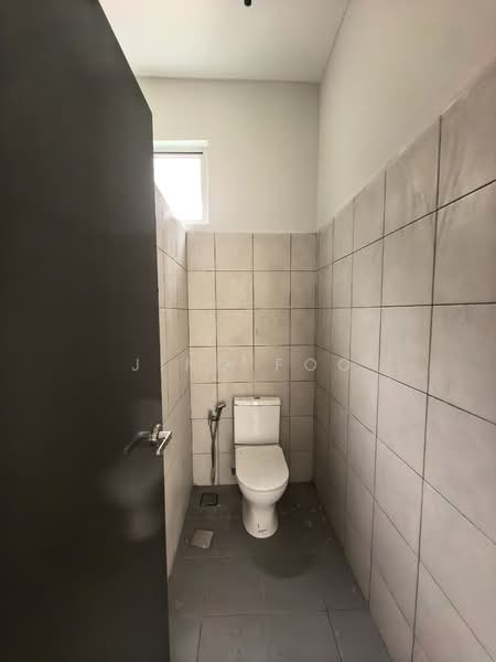 Terrace Factory for Rent in Puncak Alam (Selangor) - Jing Foo - Bathroom - PropertyGuru.com.my
