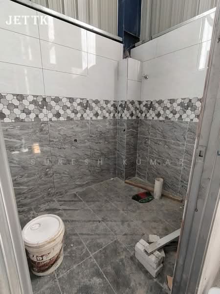 Warehouse for Rent in Taman Sentosa (Klang) - Suresh Kumar - Bathroom - PropertyGuru.com.my