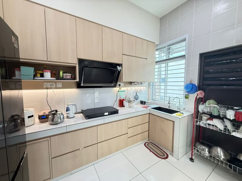 1-storey Terraced House for Sale in Bandar Putra (Kulai) - Victor Lim - Kitchen - PropertyGuru.com.my