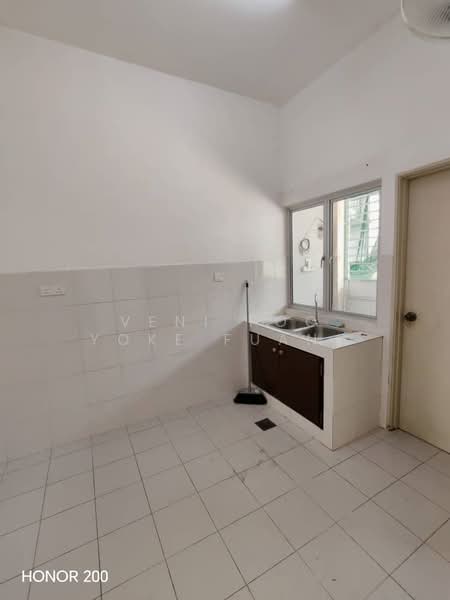 2-storey Terraced House for Sale in Bandar Bukit Raja (Klang) - Veni Foo Yoke Fuang - Kitchen - PropertyGuru.com.my