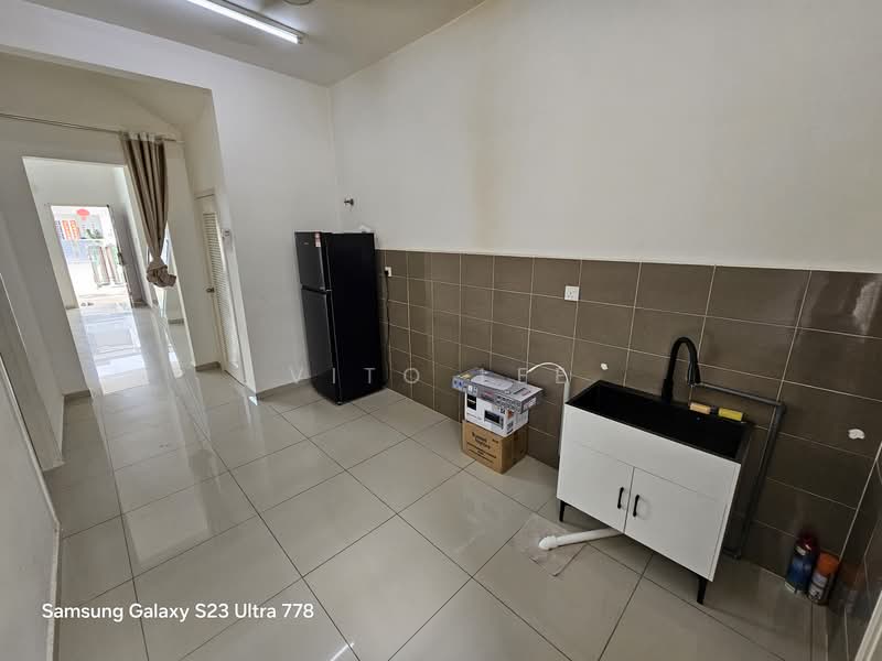 Rumah Teres 1.5 Tingkat untuk Disewa di Ayer Keroh (Melaka) - Vito Lee Lee - Kitchen - PropertyGuru.com.my
