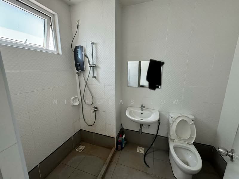 Service Residence for Rent at Seasons Amara Larkin - Nicholas Low - Bathroom - PropertyGuru.com.my